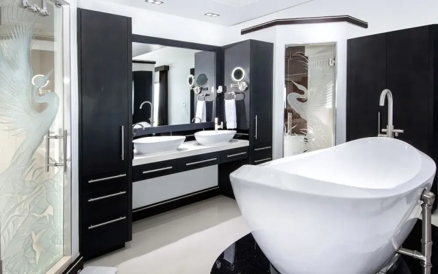Paradiso by Island Properties Online