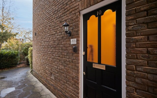 Host Stay Thamesview