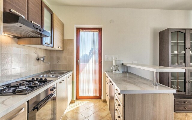 Nice Home in Bratulici With Wifi and 6 Bedrooms