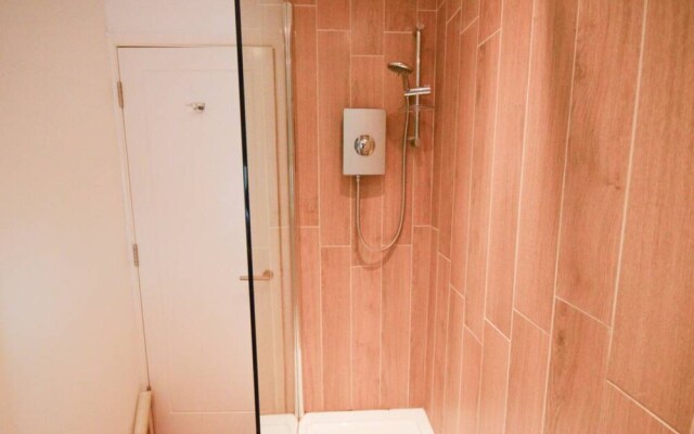 Modern Studio Flat In Clifton