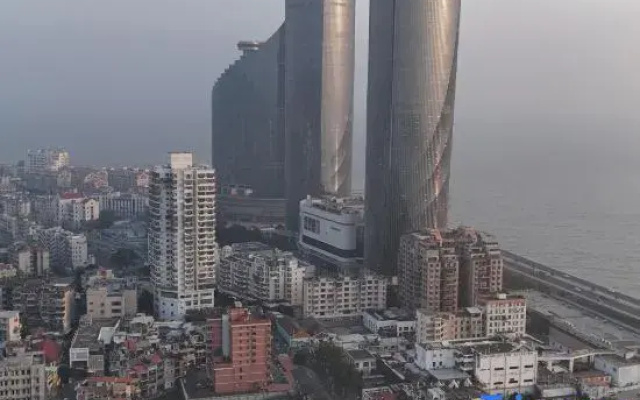 Xiamen 52 Hertz Scenic Apartment (Shimao Twin Towers)