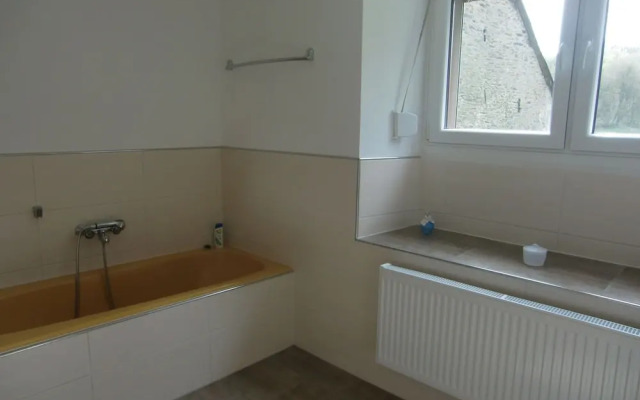 Holiday Home With 2 Bedrooms and Private Garden