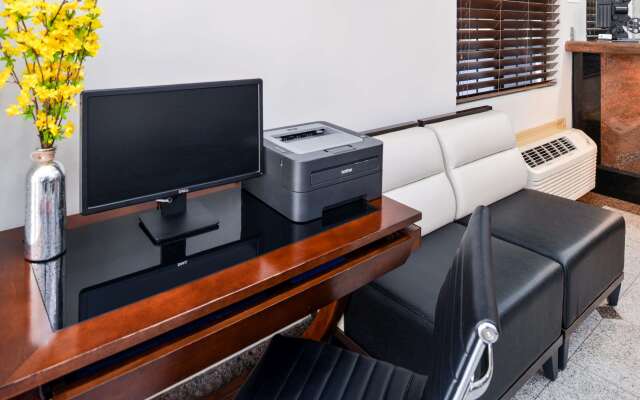 Best Western Hollywood Plaza Inn Hotel - Hollywood Walk of Fame LA