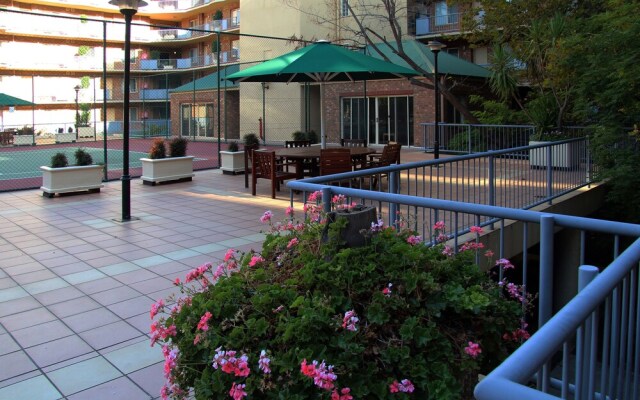 Adelaide City Apartment - 3Bedroom, 2Bathroom & Carpark