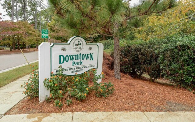 Downtown Southern Pines Townhome With Deck!