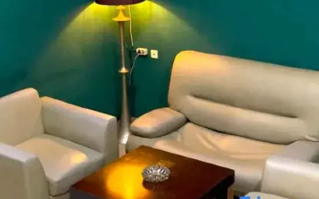 M o M Guest House