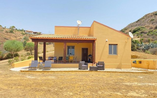 Beautiful Home in Realmonte With 2 Bedrooms and Wifi
