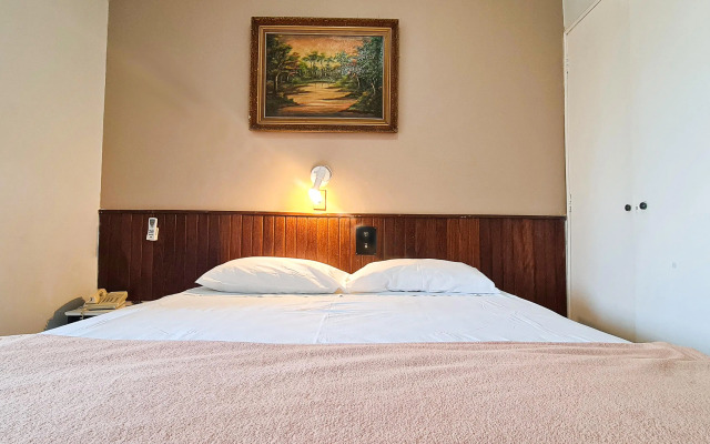 Hotel El Pilar by Bsb Inn