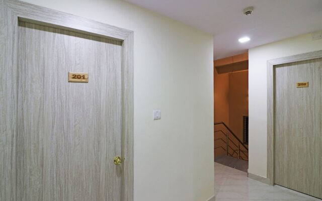 OYO 13579 Hotel Royal Crowne