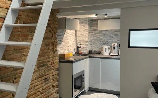 Studio rénové, terrasse privative, 300m du Capitole