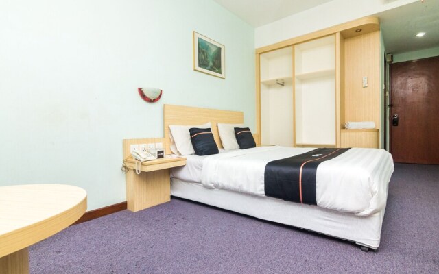 Holly Sentosa Hotel by OYO Rooms