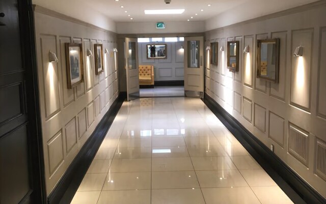 Stylish, Modern Chelsea Studio