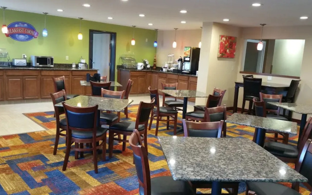 Baymont Inn & Suites Waukesha
