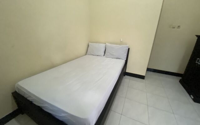 OYO Life 93258 Kos Sahabat