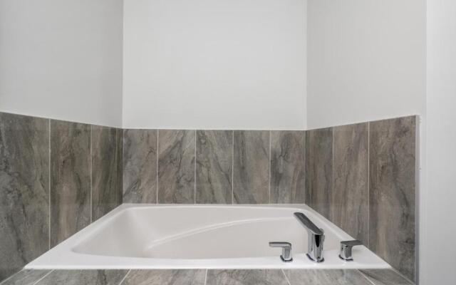 New built 4 bed holiday home