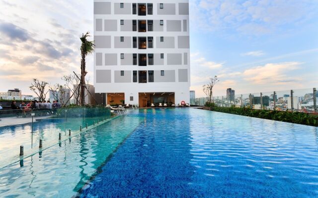 SAIGON 9 - Rivergate Residence Infinity Pool
