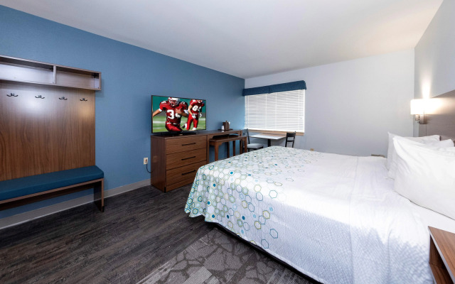 Red Roof Inn & Suites Wilmington - New Castle