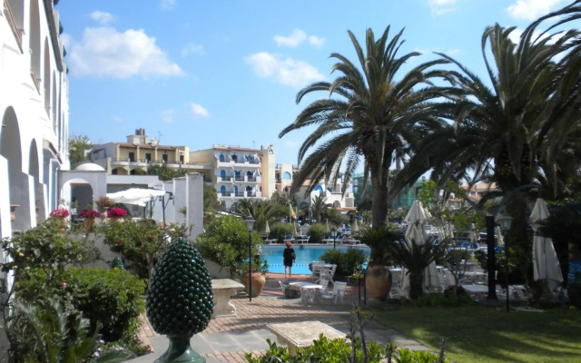 Arathena Rocks Hotel