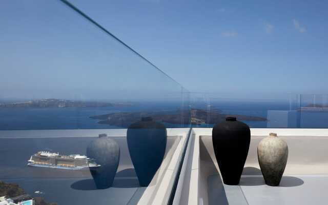 Damigos Caldera World