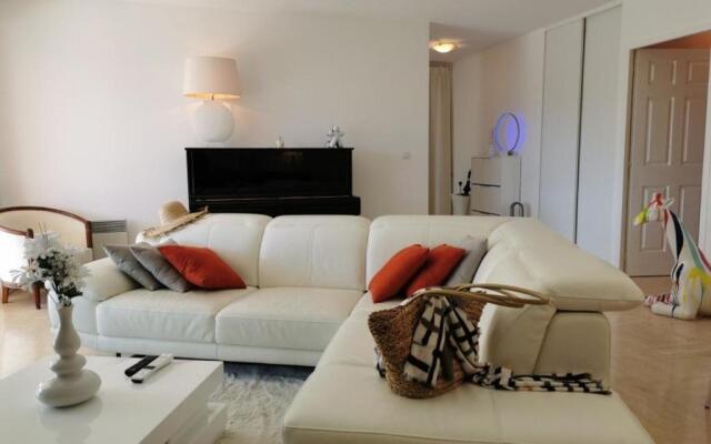 Appartement Cannes La Bocca, 3 Pieces, 4 Personnes Fr 1 609 12