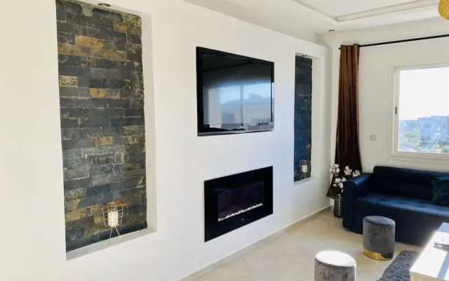 Luxury Apartment on the Marina