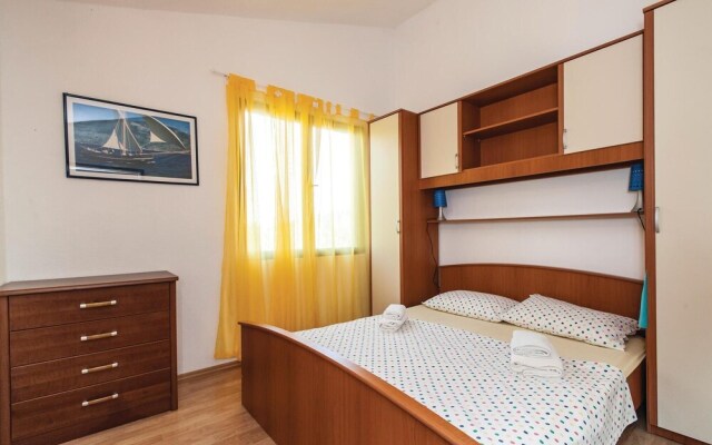 Nice Home in Vinisce With Wifi and 5 Bedrooms