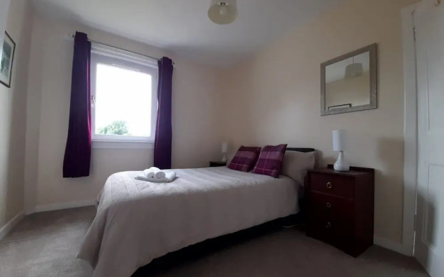 House-3br-garden-parking-near Inverness Castle