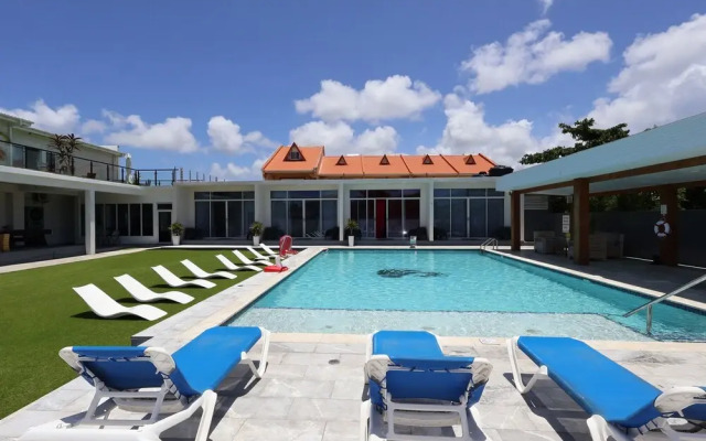 PÀRIS Honeymoon Suite