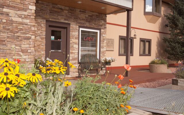 Valley Hi Motel - Near Winter Park Visitor Center