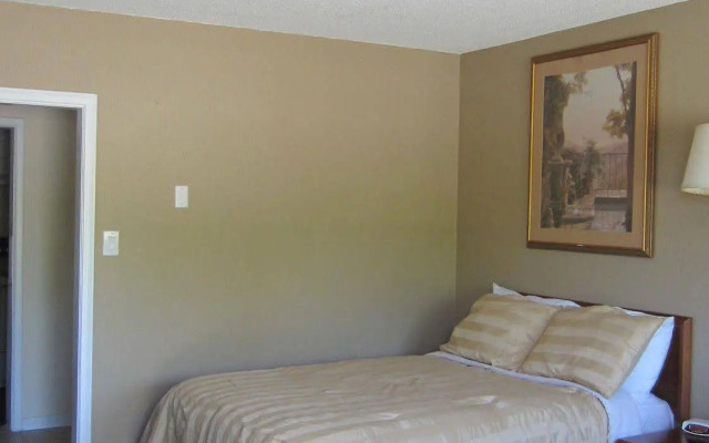 Village Inn & Suites