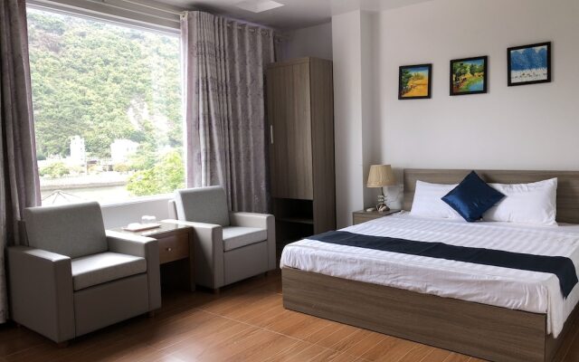 Cat Ba Central Hotel II - Hostel