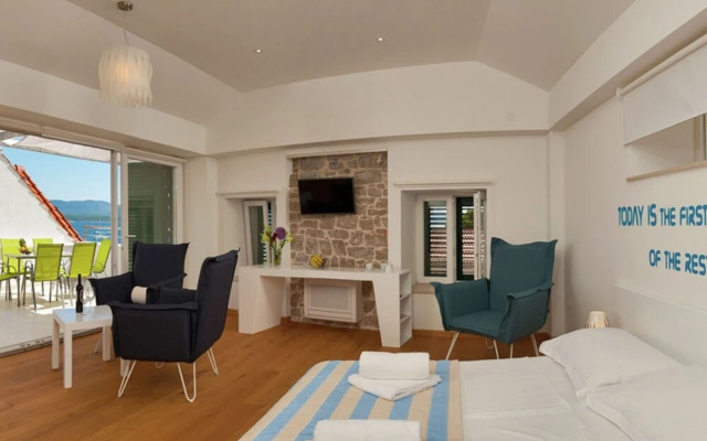 Sea-view Villa in Bol with Hot Tub, Sauna, Whirlpool