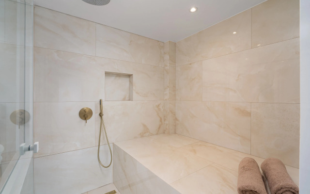 Cycladic Suites & Spa