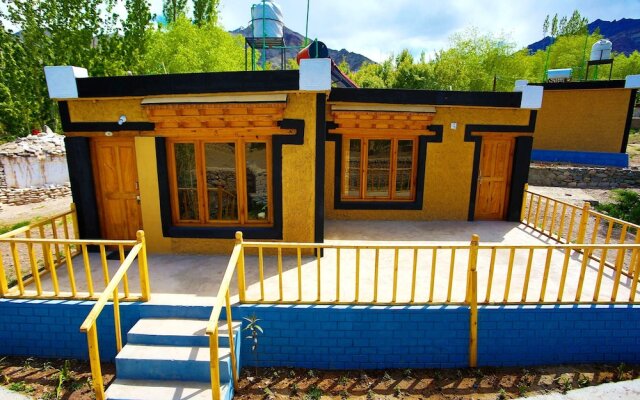 TIH Chomal Huts