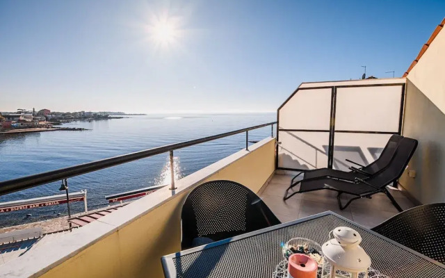Sleek and Stylish Umag Apartments With Sea View