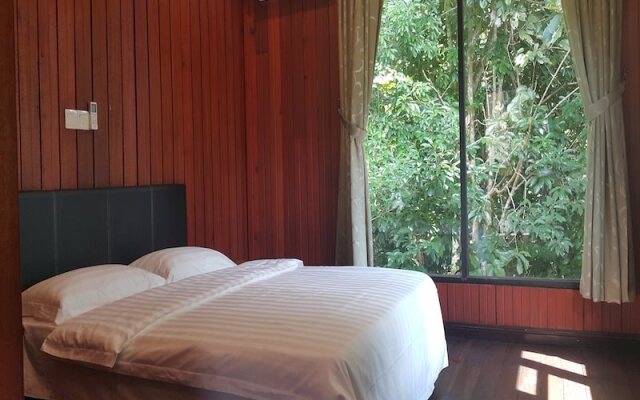 Bukit Belanda Jungle Lodge