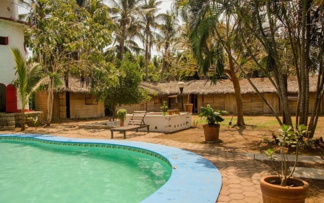 Alebrijes Surf House - Adults Only