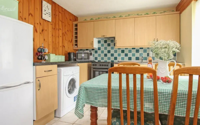 4 Manorcombe