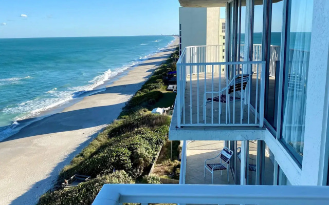 Radisson Suite Hotel Oceanfront