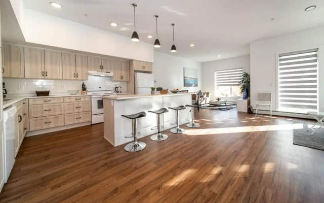 Stylish Close to D/T FREE parking King Bed 2bed