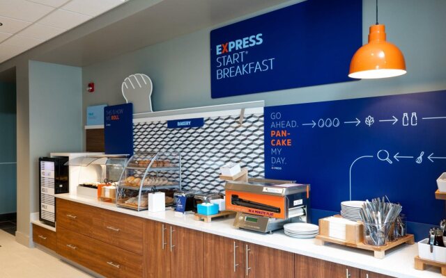 Holiday Inn Express Lethbridge Southeast by IHG