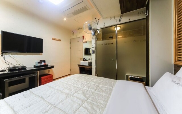 The Lux Tourism Hotel Geoje