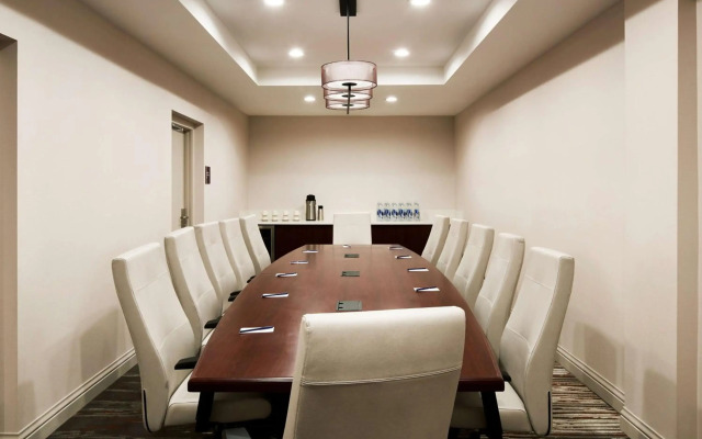 DoubleTree by Hilton Fullerton