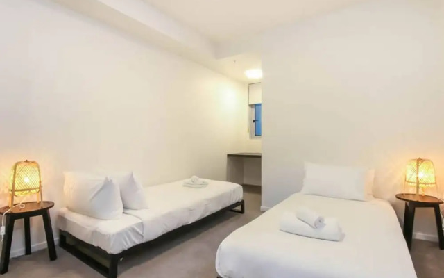 Modern 2 Bedroom Apartment In Fabulous Location