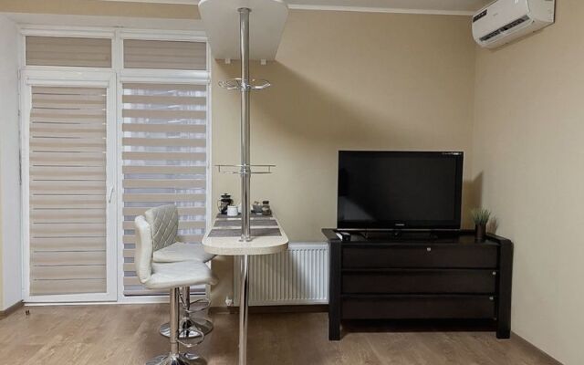Apartments Green FOX on Embankment Privolzhskogo Zatona,  20G