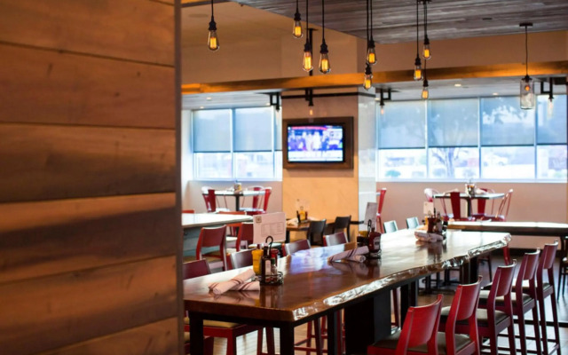 Holiday Inn Omaha Downtown - Waterpark by IHG