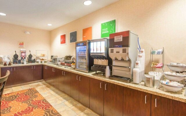 Comfort Suites Altoona North