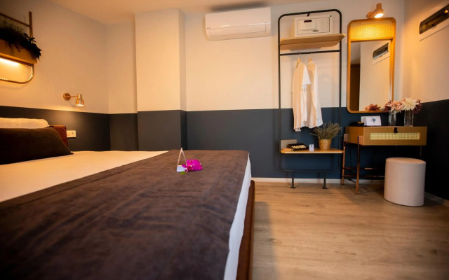 Urla 1867 Hotel