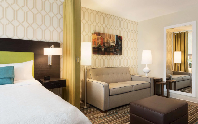Home2 Suites By Hilton Milwaukee Brookfield