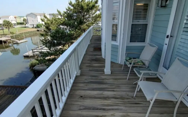 Turtle Cove (formerly Fiddler's Green) 4 Bedroom Home by RedAwning